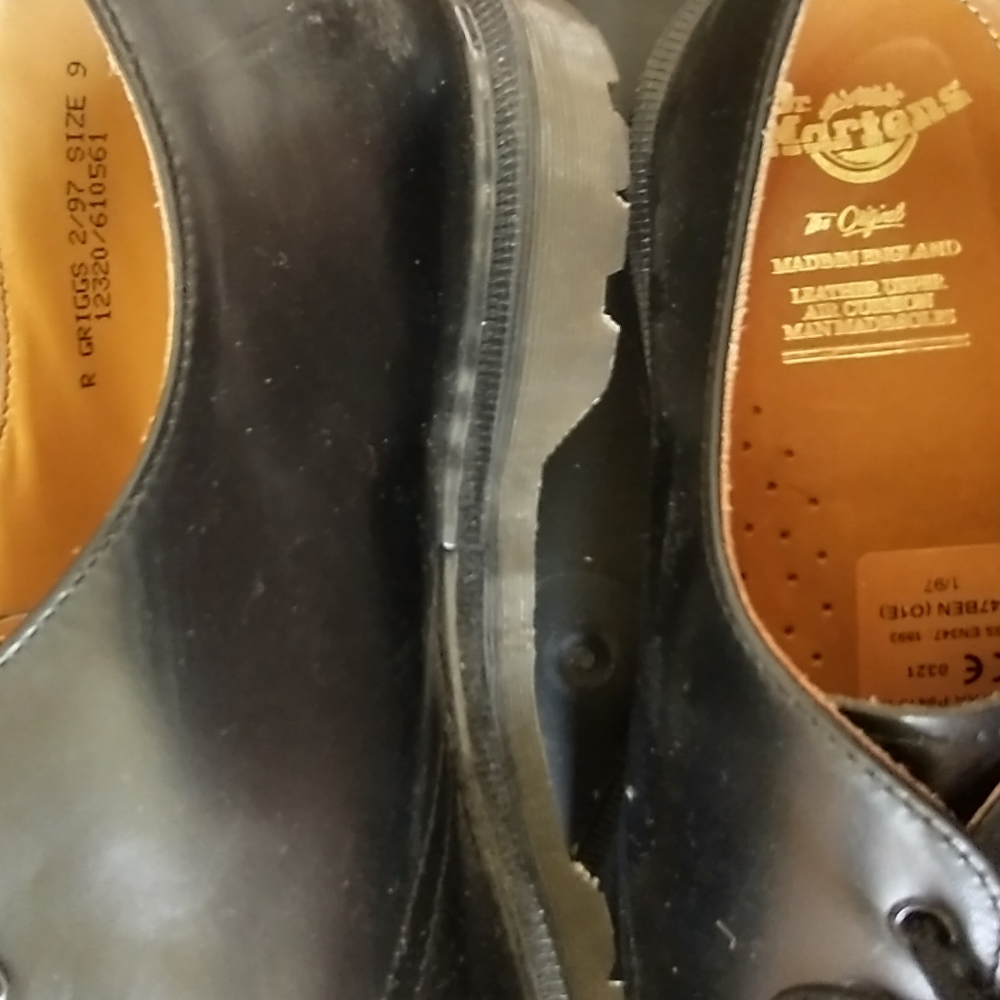 Dr. Marten's Vintage Royal Mail - Picture 3 of 9